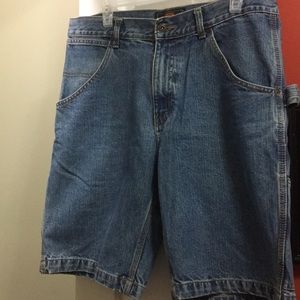 MENS SHORTS SIZE 34 excellent condition